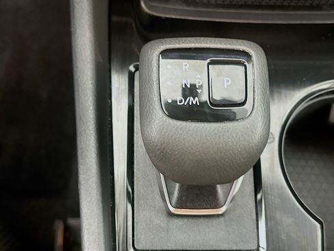 Used 2025 Nissan Rogue SV AWD/4WD image 24