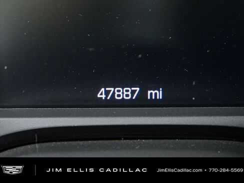 Used 2021 Chevrolet Camaro LT RWD image 8