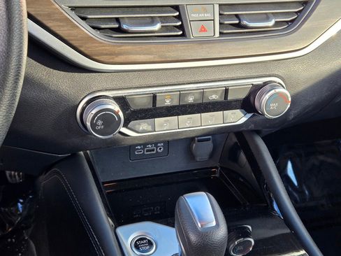 Used 2023 Nissan Altima 2.5 SV image 24