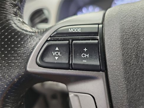 Used 2015 Honda Pilot Touring image 25