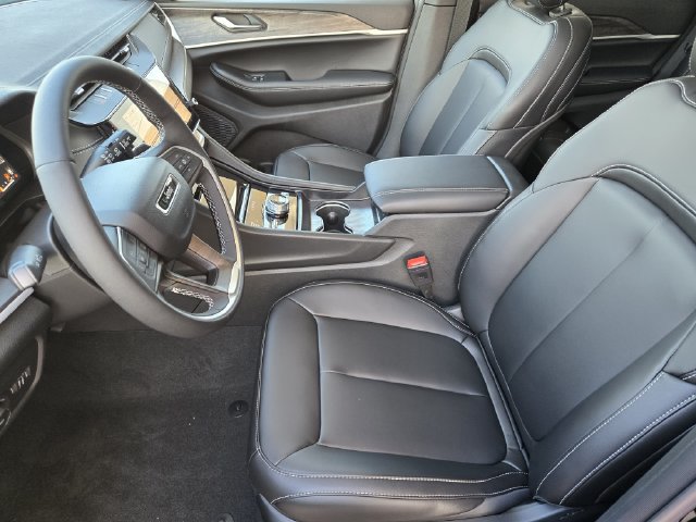 New 2027 Jeep Grand Cherokee Limited AWD/4WD image 8
