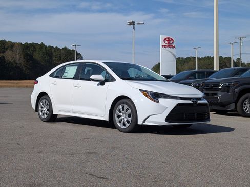 New 2026 Toyota Corolla LE image 7