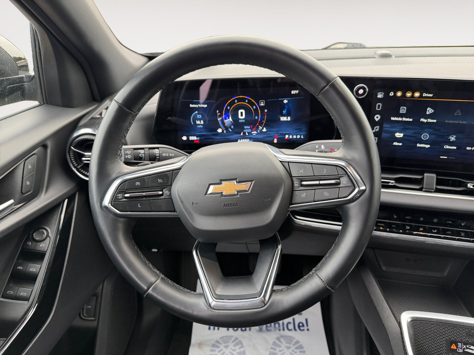 Used 2025 Chevrolet Equinox LT w/ Convenience Package II FWD image 12