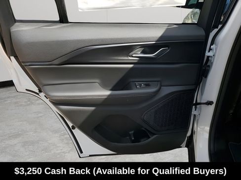 New 2025 Jeep Grand Cherokee Altitude AWD/4WD image 16