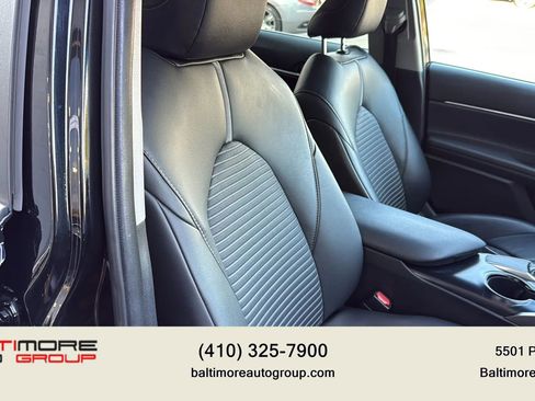 Used 2018 Toyota Camry SE image 17