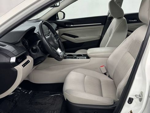Used 2020 Nissan Altima 2.5 SV FWD image 11