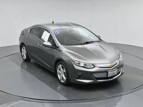 Used 2017 Chevrolet Volt LT w/ Comfort Package image 38