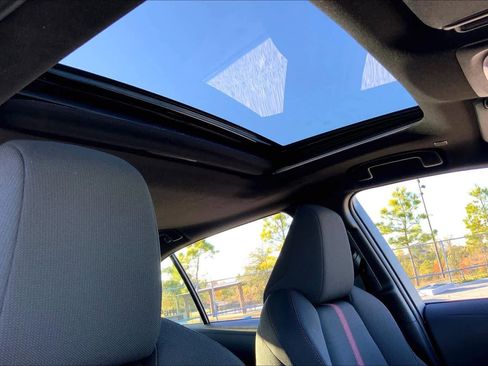 Used 2025 Toyota Corolla SE image 13