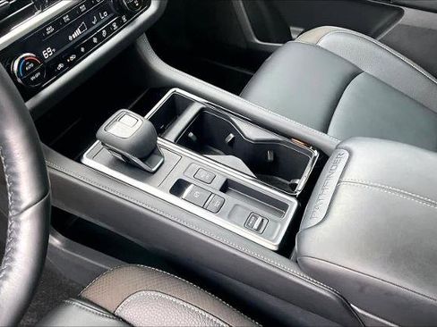 Certified 2024 Nissan Pathfinder SL w/ SL Premium Package image 16