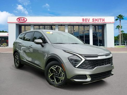 Certified 2025 Kia Sportage LX FWD image 1