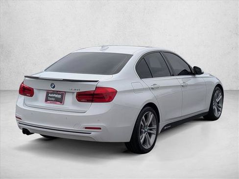 Used 2017 BMW 330i Sedan RWD image 5