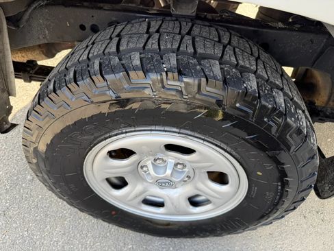 Used 2022 Nissan Frontier S RWD image 40