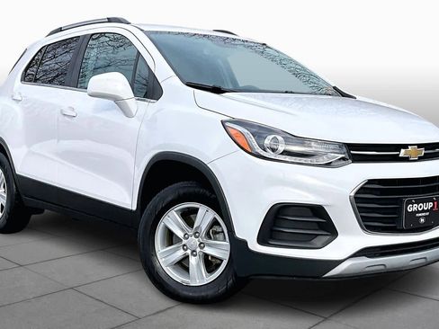 Used 2019 Chevrolet Trax LT image 2