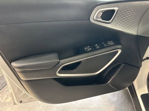 Used 2023 Kia Soul LX w/ Option Group 015 image 22