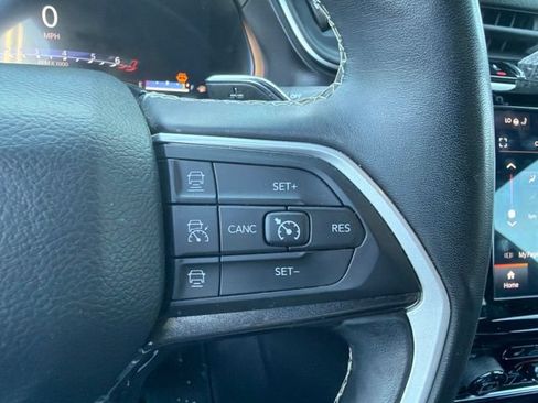 Used 2022 Jeep Grand Cherokee L Laredo AWD/4WD image 15