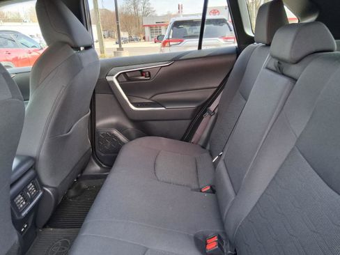 Used 2021 Toyota RAV4 SE w/ Weather & Moonroof Package AWD/4WD image 23