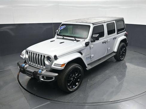 Used 2023 Jeep Wrangler Unlimited Sahara w/ Cold Weather Group AWD/4WD image 34