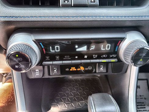 Used 2024 Toyota RAV4 XSE w/ Weather Package AWD/4WD image 19