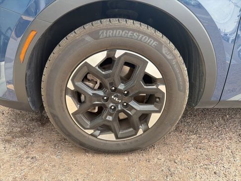 Certified 2024 Kia Sorento S w/ Panoramic Sunroof Package image 6