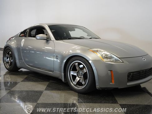 Used 2005 Nissan 350Z Coupe w/ (N93) Cargo Convenience Pkg image 20