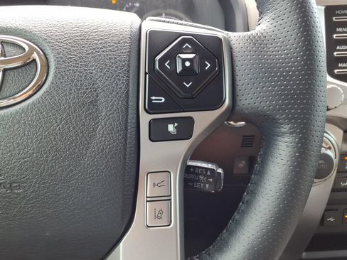 Used 2024 Toyota 4Runner Limited AWD/4WD image 32