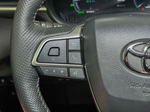 Used 2026 Toyota Sienna Platinum AWD/4WD image 38