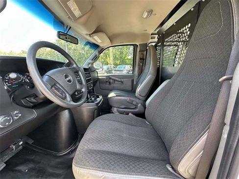 Used 2023 GMC Savana 2500 w/ Driver Convenience Package image 12