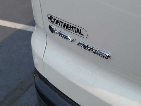 Certified 2025 Toyota Crown Signia w/ Advanced Technology Package AWD/4WD image 9