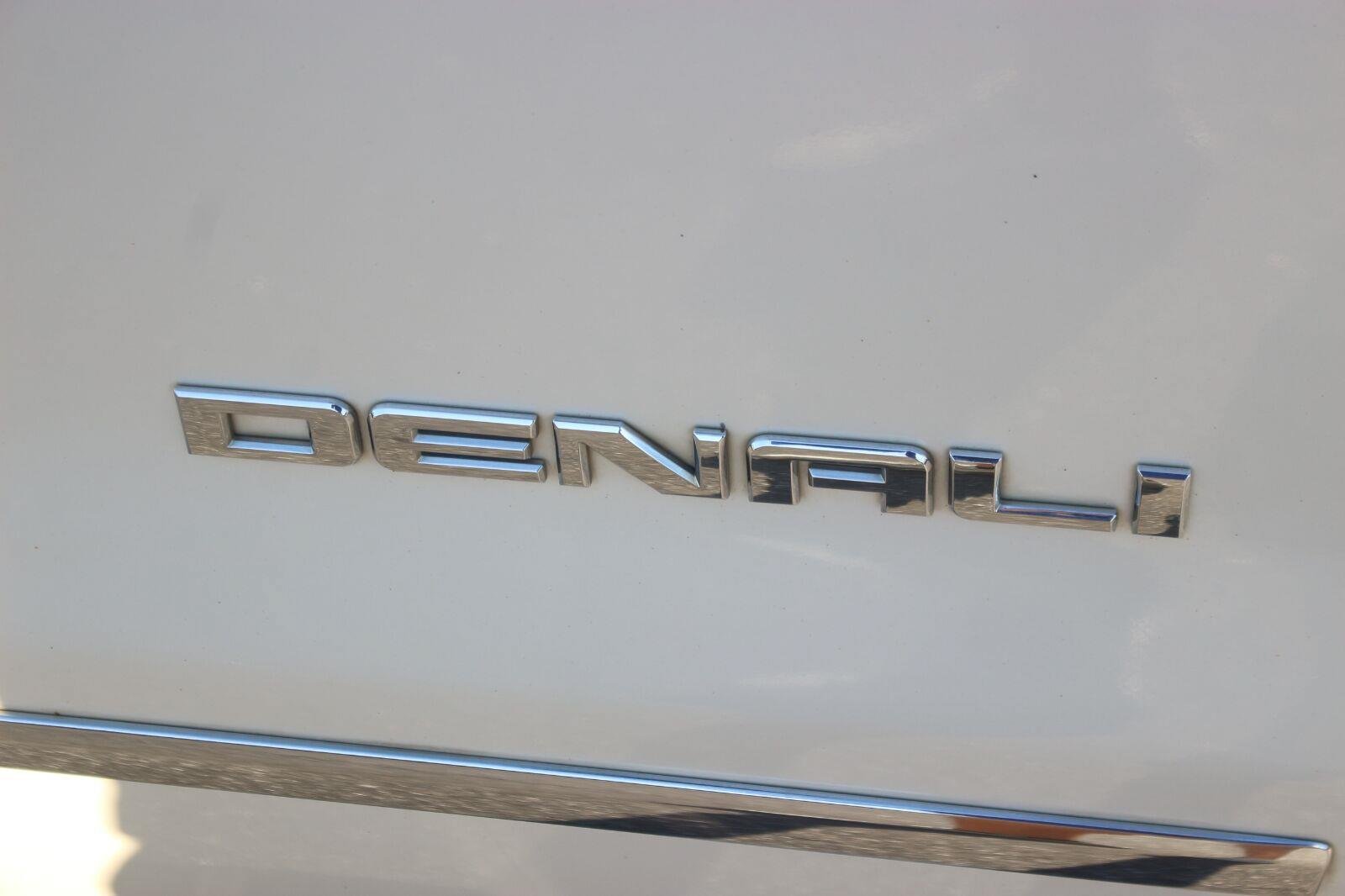 Used 2015 GMC Sierra 1500 Denali w/ Driver Alert Package AWD/4WD image 11