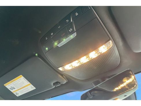 Used 2021 Mercedes-Benz GLC 300 image 23