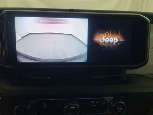 Used 2024 Jeep Wrangler Sport S image 33