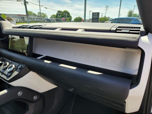 Certified 2024 Land Rover Defender 110 S AWD/4WD image 17