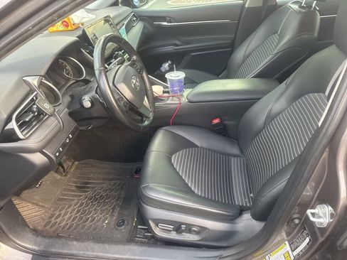 Used 2024 Toyota Camry SE w/ Convenience Package image 2