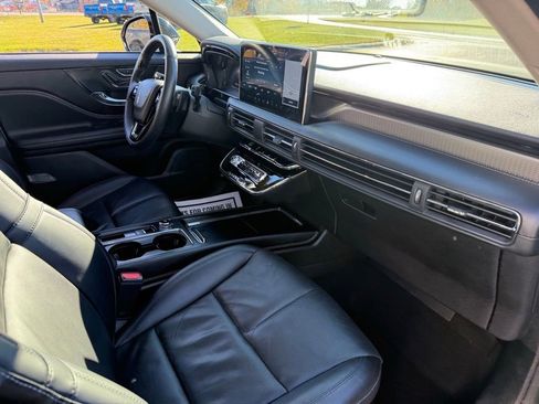 Used 2023 Lincoln Corsair Reserve w/ Equipment Group 201A image 13