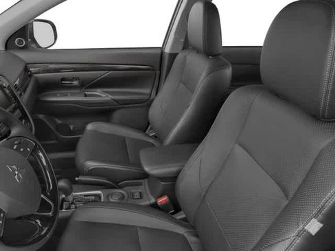 Used 2016 Mitsubishi Outlander SEL FWD image 12