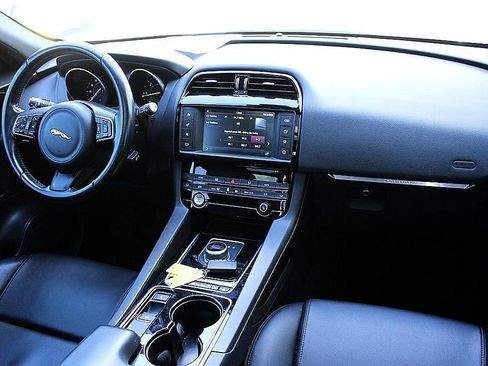 Used 2017 Jaguar F-PACE Premium AWD/4WD image 20