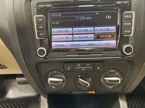 Used 2014 Volkswagen Jetta SE image 13