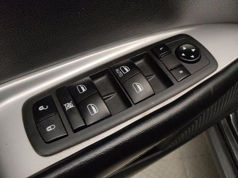 Used 2020 Dodge Journey SE w/ Blacktop Package FWD image 27
