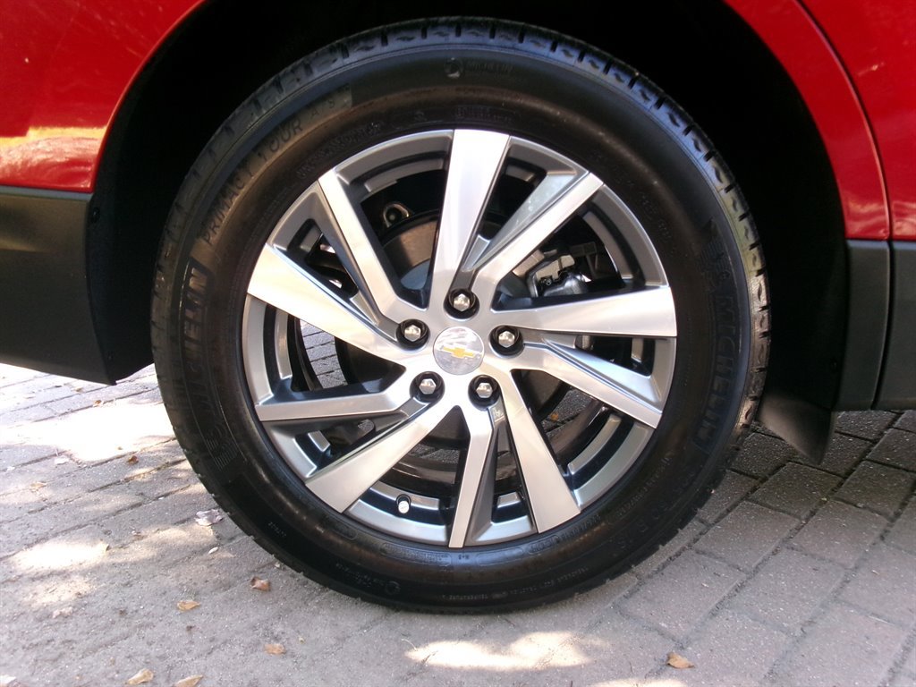 Used 2022 Chevrolet Equinox Premier FWD image 39