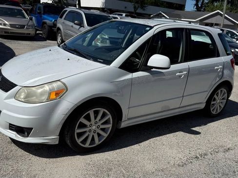 Used 2011 Suzuki SX4 Sportback FWD image 2