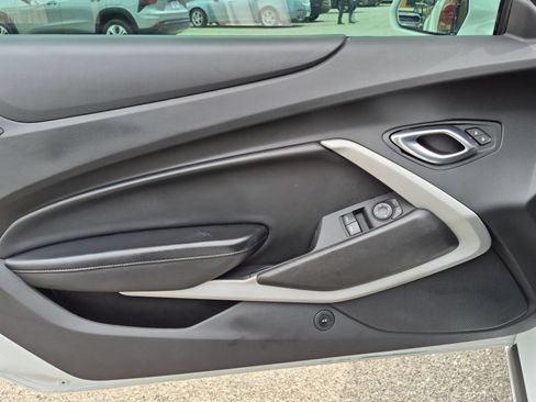 Used 2020 Chevrolet Camaro LT RWD image 10