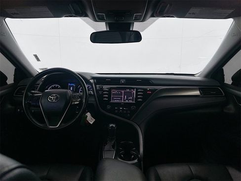 Used 2020 Toyota Camry SE w/ Carpet Mat Package image 20