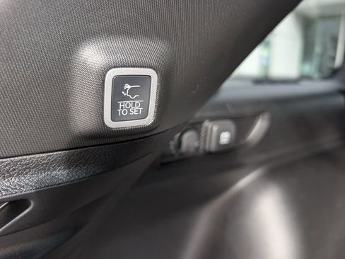 New 2025 Jeep Grand Cherokee Limited image 39