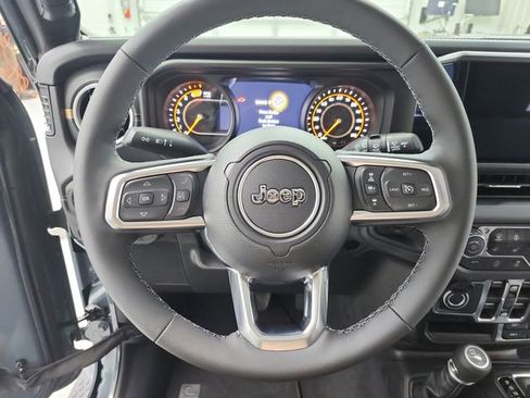 New 2026 Jeep Wrangler Unlimited Sahara AWD/4WD image 13