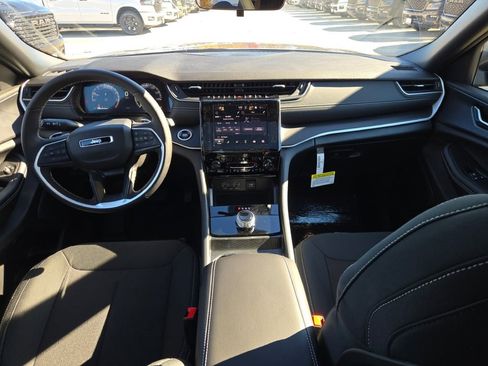 New 2025 Jeep Grand Cherokee Laredo X w/ Luxury Tech Group I image 20