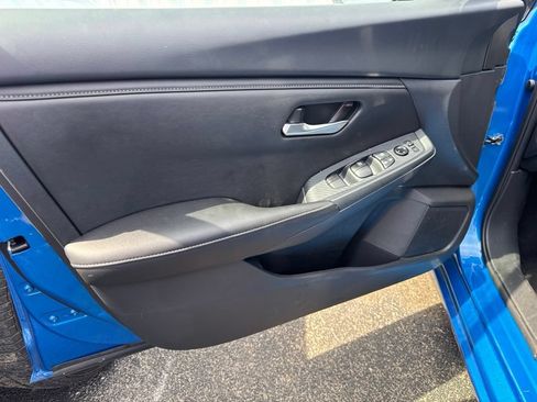 Used 2025 Nissan Sentra SV FWD image 8