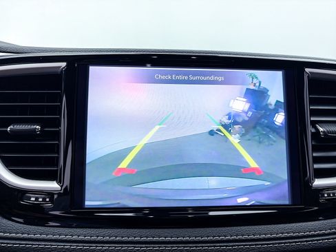 Used 2022 Chrysler Pacifica Touring-L w/ S Appearance Package FWD image 5