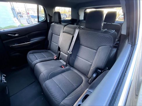 Used 2019 GMC Acadia SLE image 18