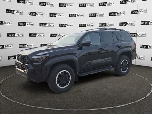 Used 2025 Toyota 4Runner TRD Off-Road Premium image 2