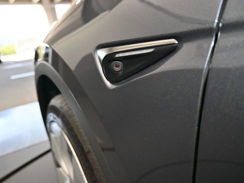 Used 2023 Tesla Model Y Standard Range image 29